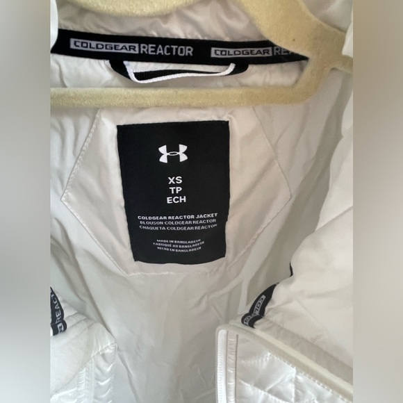 UNDER ARMOUR Performance Quilted Jacket - Picture 4 of 4